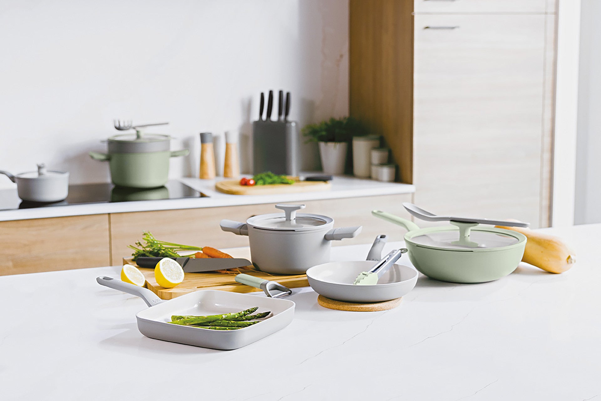 BergHOFF 28cm Glass Lid - Balance Moonmist with Silicone Rim, Steam Vent and Comfort Grip