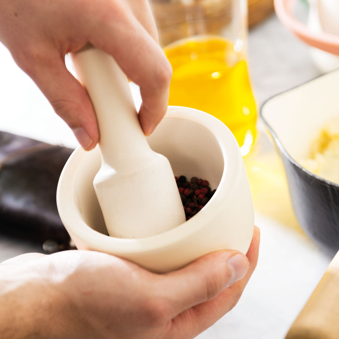 BergHOFF covered mortar and pestle